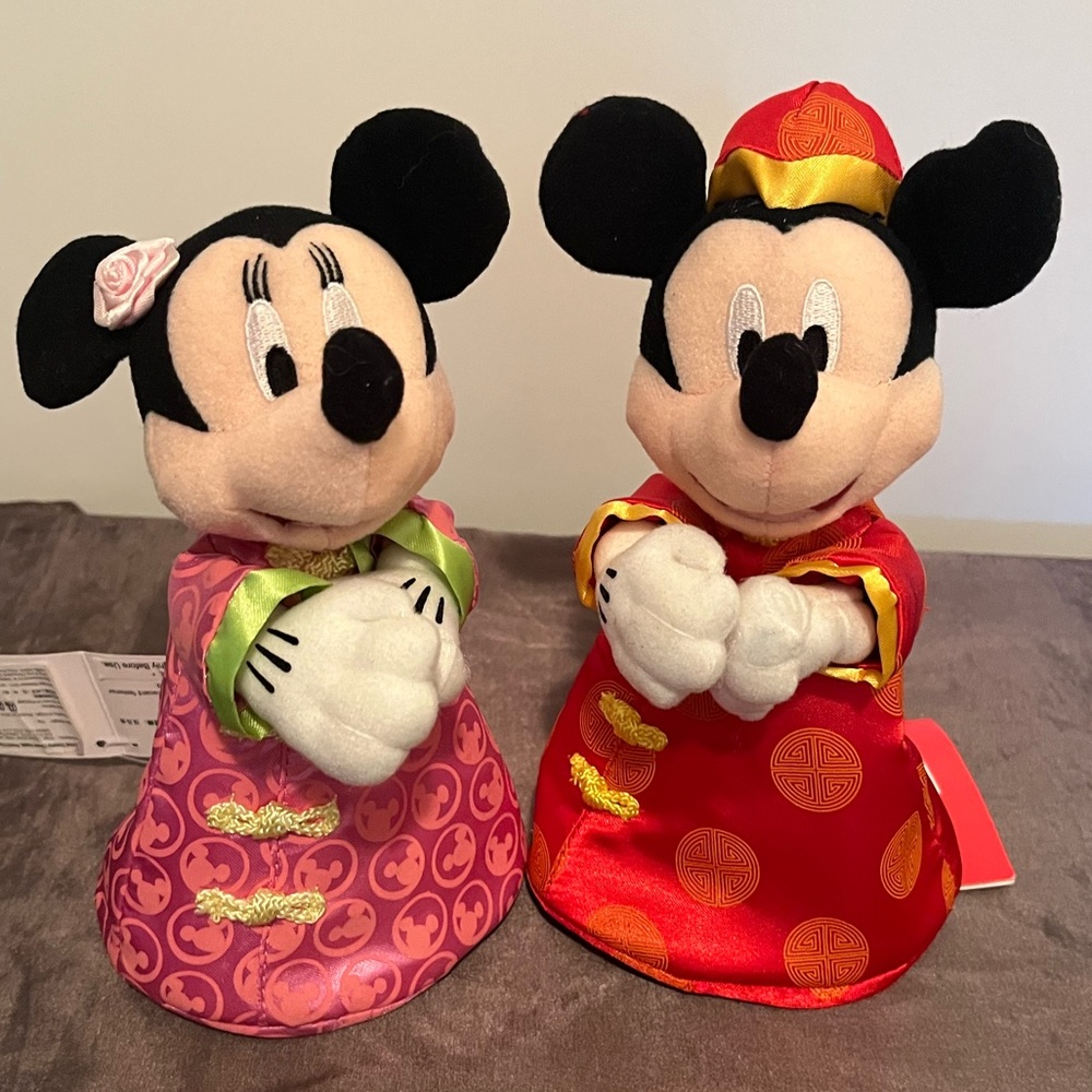 NWT Hong Kong Disneyland Mickey & Minnie CNY plush